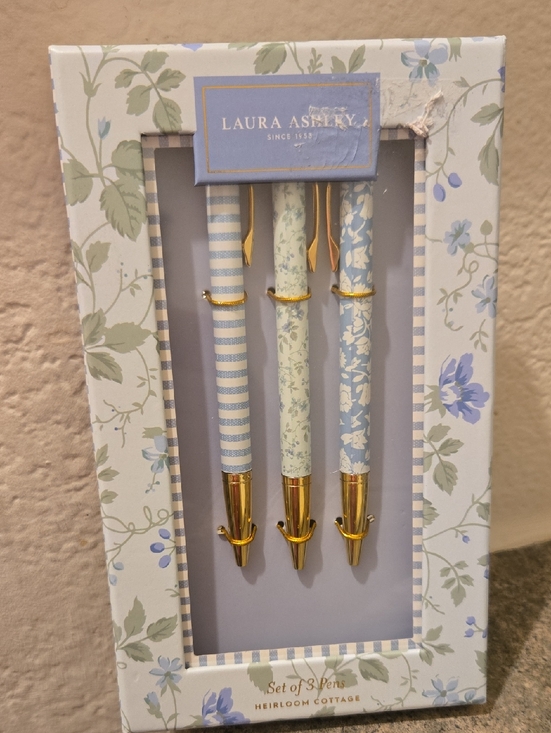 Laura Ashley Other - Laura Ashley Floral Ballpoint Pen Trio - White, Blue set of 3 brand new